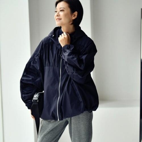 MICOCO W6932C Literature and art leisure Fashionable three-dimensional pleated design with loose hooded zipper Short coat