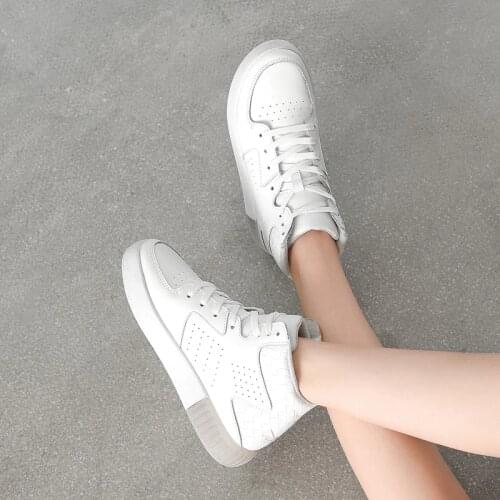 2019 Fashion High Top Sneakers Women Casual Shoes White Flat Lady Genuine Leather Shoes Lace Up Keep warmTrainers Chaussure