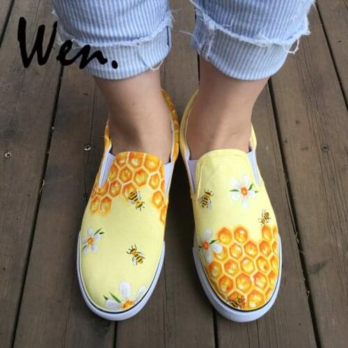 Wen Original Design Daisy Floral Honeycomb Bee Hand Painted Skateboard Shoes Slip On Yellow Canvas Sneakers Girls Boyss Gifts