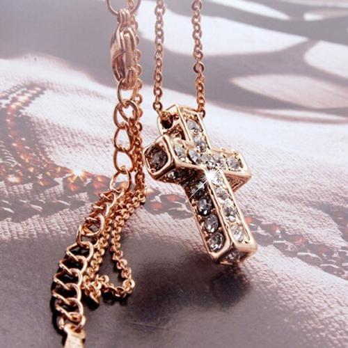 Women Shiny Rhinestone Inlaid Cross Pendant Necklace Fashion Casual Jewelry fashion