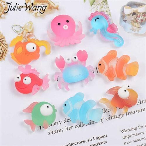Julie Wang 20PCS Resin Mixed Fish Seahorse Crab Octopus Charms Marine Animals Pendants Jewelry Making Accessory Decoration