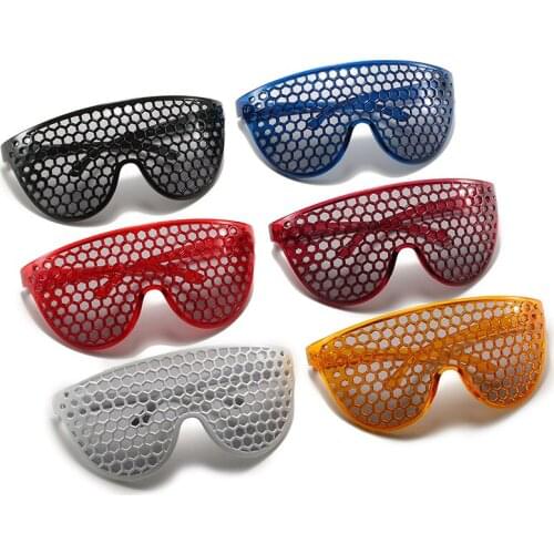 Honeycomb Shades Wear Glasses Grid Funny Designer Eye Wear Oversized Hollowed One piece Sunglasses For Female Sunglasses