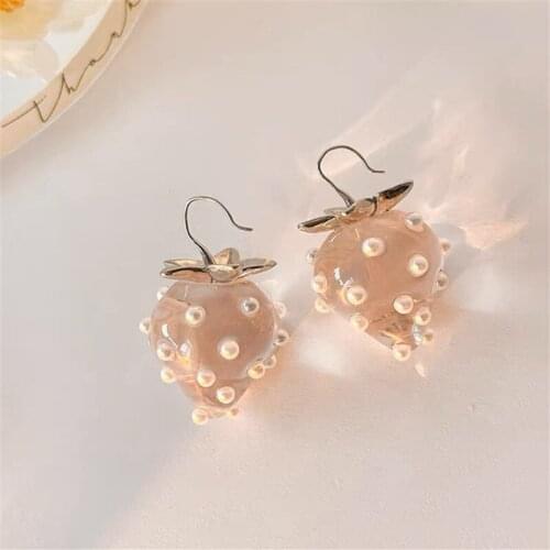 The new trendy transparent pearl strawberry earrings female temperament advanced atmospheric earrings design earrings ear clips