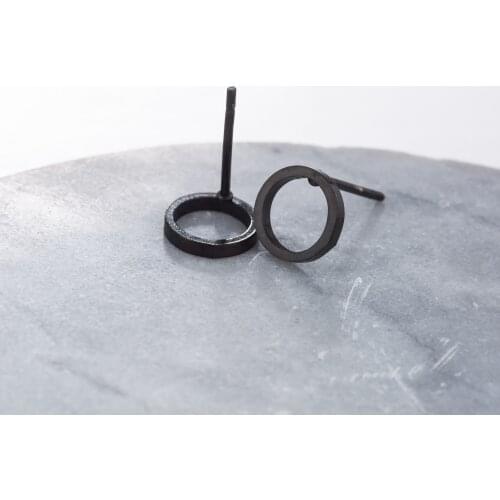 Oly2u Hot Sale Stainless Steel Smooth Circle Stud Earrings for Women Statement Black Color Round Earings Party Gift