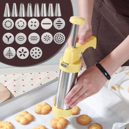 LMETJMA Cookie Press Kit Biscuits Maker Gun Sets With 13 Cookie Press Molds & 8 Pastry Piping Nozzles Cake Decorator Sets KC0225