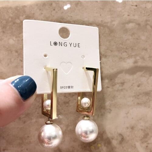 New Temperament All-Match Large Pearl Earrings For Women Europe and America Dual Purpose Pendant Earrings Fashion Jewelry 2020
