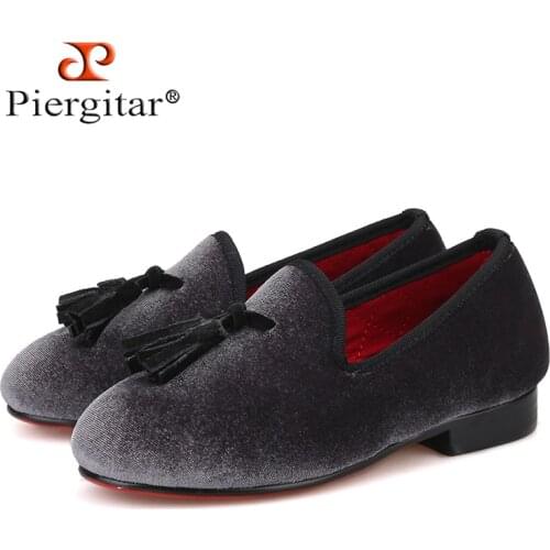 Piergitar 2018 new gray colors children velvet shoes with leather tassel Party and wedding kids loafers Parent-child style