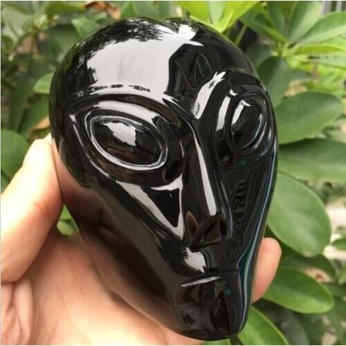 1pcs Black Obsidian quartz Crystal Queen hand Carved Skull