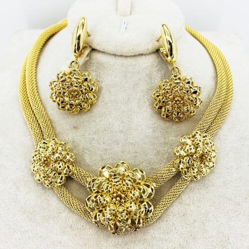 The new wholesale fashion jewellery set is brighter dubai gold jewellery for womens anniversary parties and birthday trips