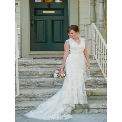 Gorgeous Wedding Gown A Line Capped Sleeve Keyhole Back Bridal Gown Wedding Dresses Lace Overlay Custom-made