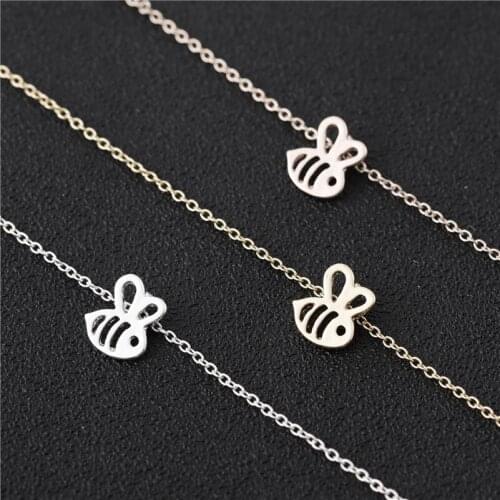 Small Honey Bee Bumble Bee Necklace Queen Bee Necklaces Cute Insect Bumblebee Beehive Necklaces Animal Insect Pendant Jewelry