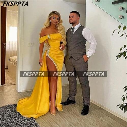 Yellow Gold Sexy Prom Dresses With Silver Crystals Boat Neck High Slit 2021 Long Women Occasion Party Formal Gowns Plus Size