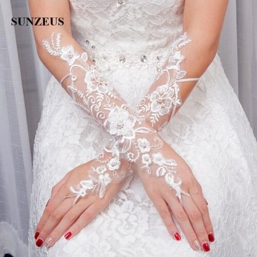 Pearls Lace Gloves Long White Wedding Gloves Back Straps Flowers Gorgeous Wedding Accessories luvas de noiva SG29