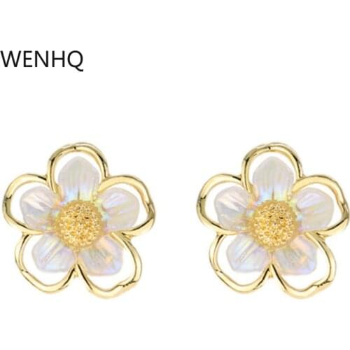 WENHQ 2021 Fashion Womens Stud Clip on Earrings No Pierced Party Wedding Cute Shell Flower Fake Piercing Hypoallergenic Earring