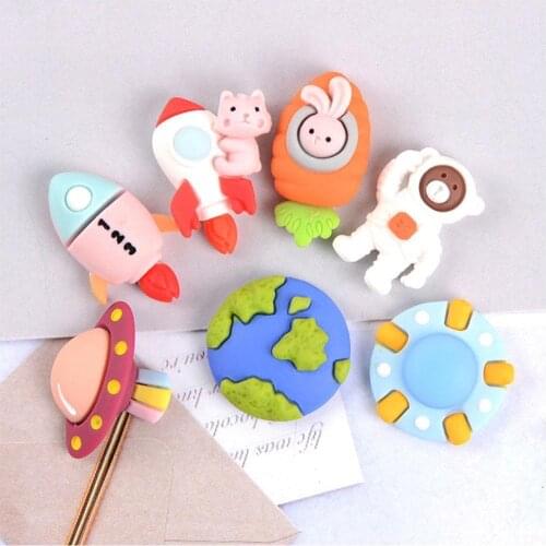Dollhouse Accessories Mini Cartoon Rocket Astronaut Cover Material Saucer Mobile Diy Flying Cream Necklace Phone Space Broo B8P1
