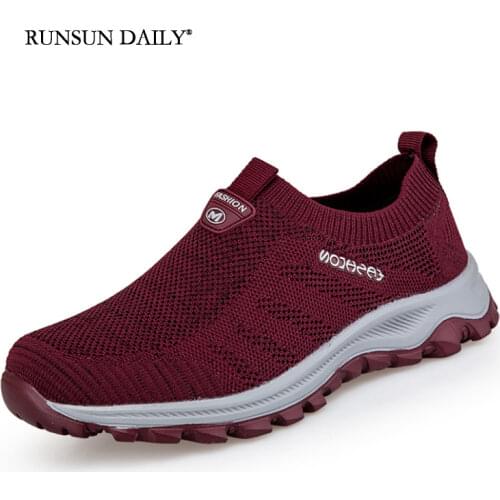 Sneakers Lightweight Women Running Shoes Comfortable Mother Shoes Comfortable Casual Shoes Slip-on Platform Wear-resistant