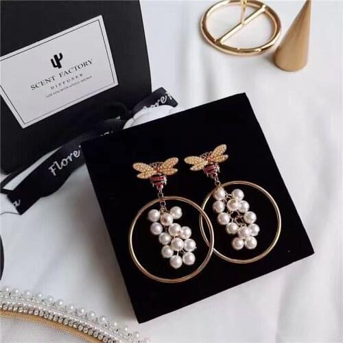 New Elegant long crystal bee temperament pearl big circle exaggerated asymmetrical Pendant Drop Earrings for women jewelry