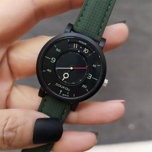 Simple Number Dial Design Creative Watches Women Vogue Casual Leather Wristwatches Red Pointers Quartz Clock Le Donne Guardano