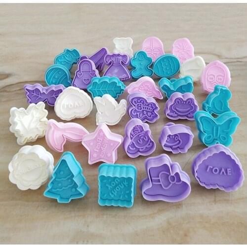 4pcs Stamp Biscuit Mold 3D Cookie Plunger Cutter Pastry Decorating DIY Food Fondant Baking Mould Tool Christmas Tree Snowman