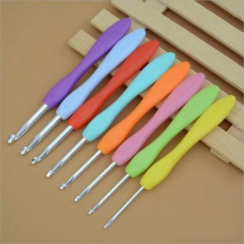 8 PCS/Set Colorful Knitting Needles Soft plastic Handle Aluminum Crochet Hooks For Knit DIY Craft Loom Tool Weaving Kit Plait