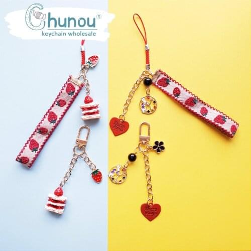 1PCS Cute Strawberry Cake Keychain Fabric Lace Keychain for Girl Women Key Chain Ring Car Bag Pendent Charm Airpods Accessories