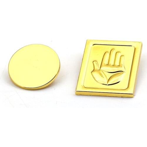 Japan Comic anime 2Pcs JOJOS BIZARRE ADVENTURE Brooch pins Round Brooches Metal Kujo Jotaro Hats Badge Pin Accessory Jewelry