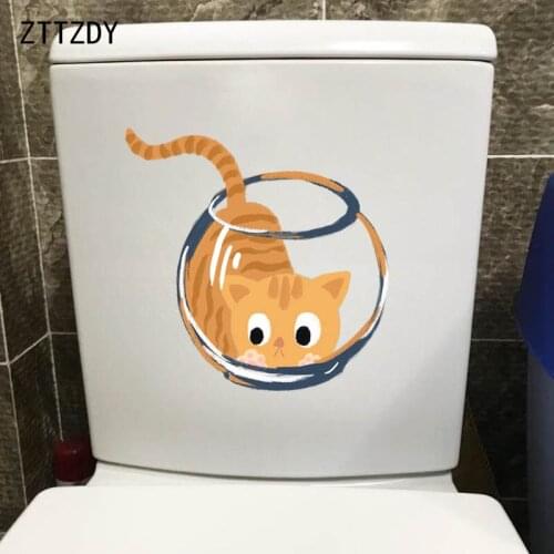 ZTTZDY 23.2*22.4CM Cat In A Fish Tank Funny Toilet Sticker Home Room Decor Wall Decals T2-0017
