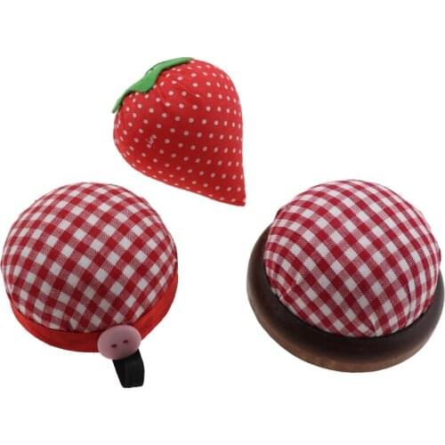 1Pc Strawberry Lovely Ball Shaped Needle Pin Cushion Wrist Strap Sewing Needle Pillow for Cross Stitch Sewing Accessories