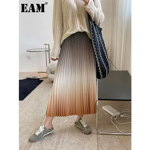 [EAM] High Elastic Waist Orange Gradual Pleated Long Holiday Half-body Skirt Women Fashion Tide New Spring Summer 2021 1DE0914