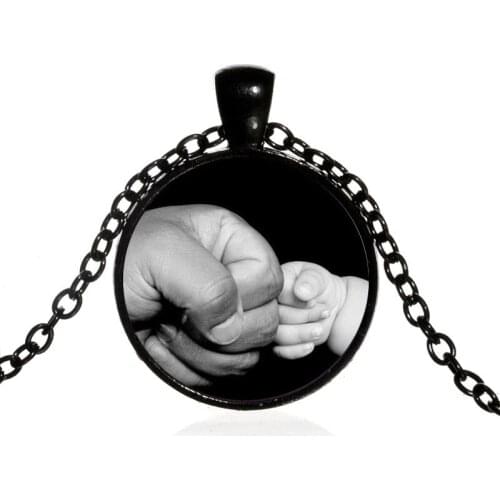 Classic Warm Family Father Son Daughter Hand Fatherly Love Round Glass Pendent Necklace for Women Men Girl Kid Neck Jewelry Gift