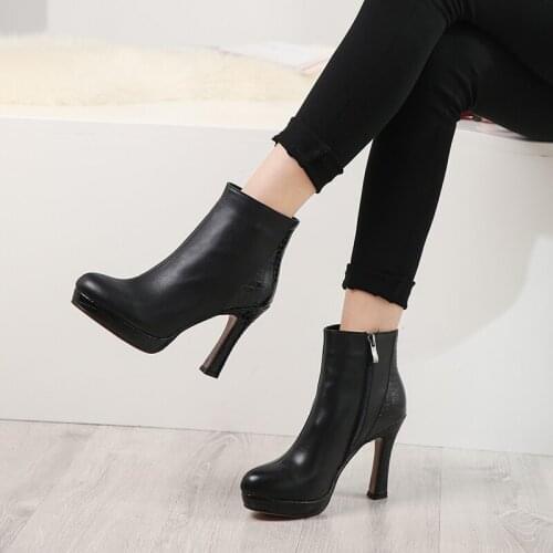 Women Shoes Patent Leather Woman Ankle Boots Brogue Shoes Slip On Ladies Rivets Boots For Women Chelsea Boots 34 35 36 37 38 39