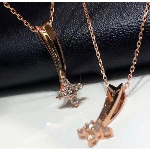 The new simple and elegant plant flower necklace temperament inlaid zircon pendant personality exquisite ladies silver jewelry