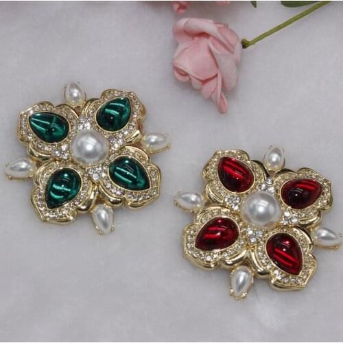 Ydgy retro palace Baroque color simple coat suit Brooch Gold simple pearl high grade pin accessories female