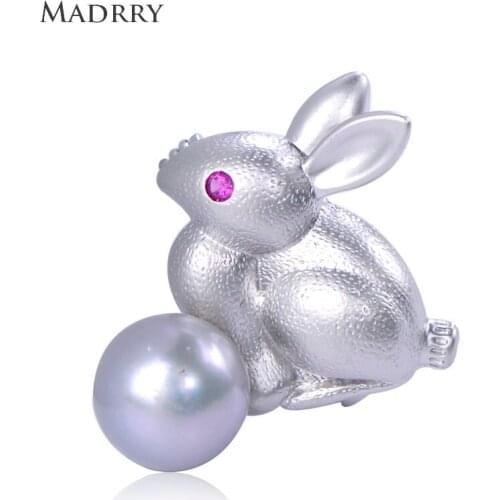 Madrry Lovely Vivid little Rabbit Shape Brooch Freshwater Pearls Meal Jewelry For Children Girls Coat Collar Pin Bag Accessories