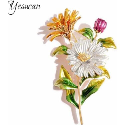 Female Luxury Sunflower Plant Geometric Brooches Pins Charm Clothing Jewelry Accessories Simple Camellia Brooch Coat Pin Corsage