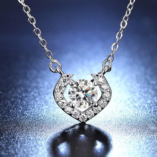 Luxury Simple Geometric Four Claw Crystal Pendant Elegant Girl Inlay Zircon Silver Color Necklace Charm Lady Engagement Jewelry