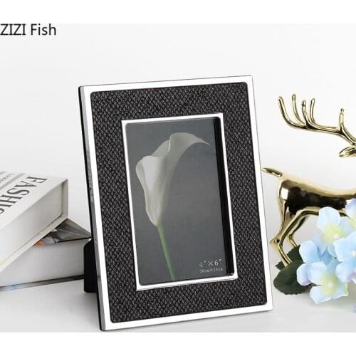 European Alloy Framed Pictures Frame Room Aesthetics Bedside Table Family Portrait Photo Frame Leather Photo Frames Modern Decor