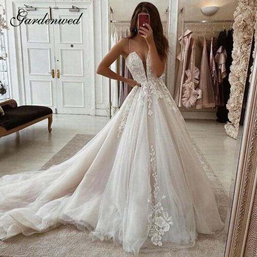 Princess A-Line Wedding Dresses Simple Deep V Neck Lace Appliques Bridal Gowns Spaghetti Straps Long Tulle Bride Dresses