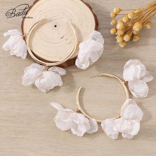 Badu Big Yarn Flower Women Hoop Earrings 2019 New Bohemian Romantic Gold Round Metal Statement Earrings Jewelry Accessories