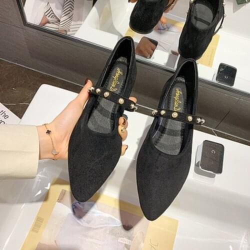Korean version of flat shoes 2021 new spring and autumn womens casual shoes pointed suede pearl all-match fashion work shoes