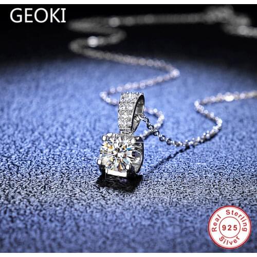 Geoki 925 Sterling Silver 1 Ct Passed Diamond Test Perfect Cut D Color VVS1 Moissanite Cow Head Pendant Necklace Lxuruy Jewelry