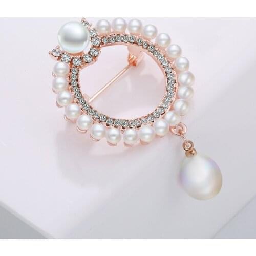 New Fashion Crystal Circle Pearl Brooch Womens Exquisite Sunflower Pin Coat Hundred Matching Ornaments