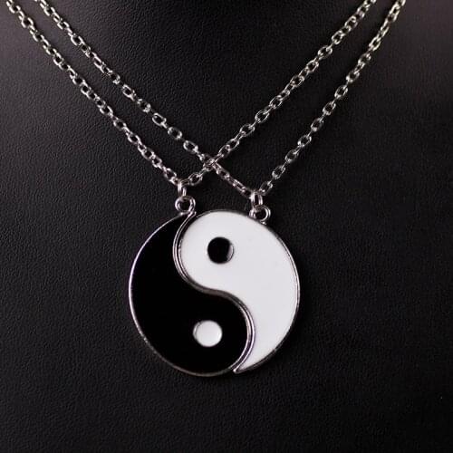 Hot Selling Yin And Yang Stitching Alloy Two Petals Pisces Couple Pendant Necklace Fashion Jewelry Accessories Birthday Gift