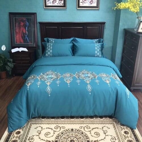 80S Egyptian cotton Luxury Embroidery Wedding Bedding Set 4pcs Queen King Duvet cover bed sheet set Pillowcase white red blue