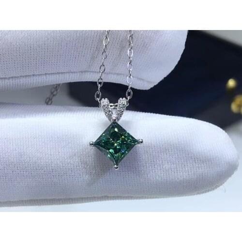 S925 Silver Gold Plated Green Moissanite Diamond Necklace Passed Diamond Test V-shaped Princess Pendant Necklaces Jewelry Gift
