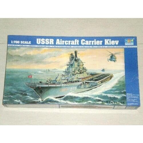 Trumpeter 05704 1/700 USSR KIEV Aircraft Carrier Model Kit