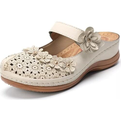 Big casual women flat sandals hollow out retro flower round toe ladies comfortable shoes plus size super soft female slippers