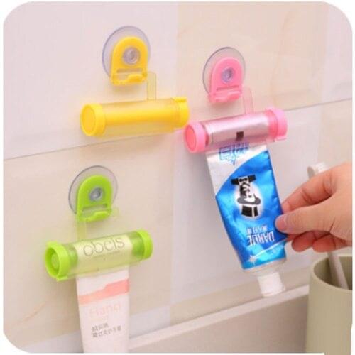 3PC Creative sucker hook roll squeezer for toothpaste hook roll squeezing toothpaste dispenser Universal rapid toothpaste device