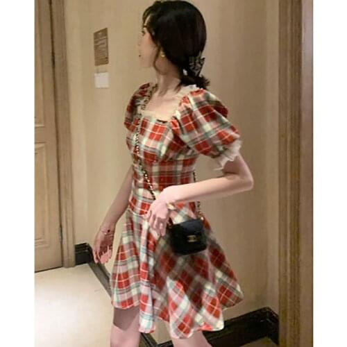 Retro plaid red dress female summer temperament square collar bubble sleeve French waist show thin boudoir bosom friend outfit