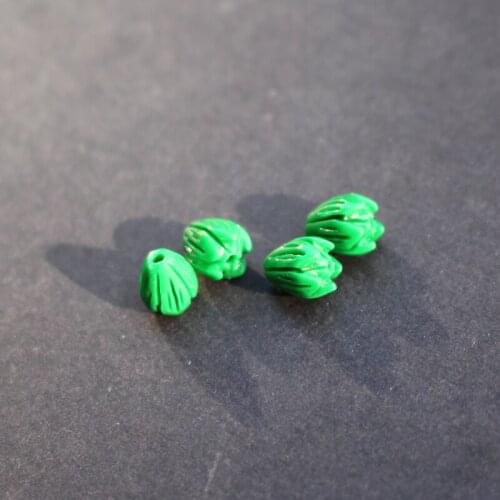 20 pieces/lot) Carved Jasmine Flower Artificial coral beads 7 8mm Green color for Jewelry making